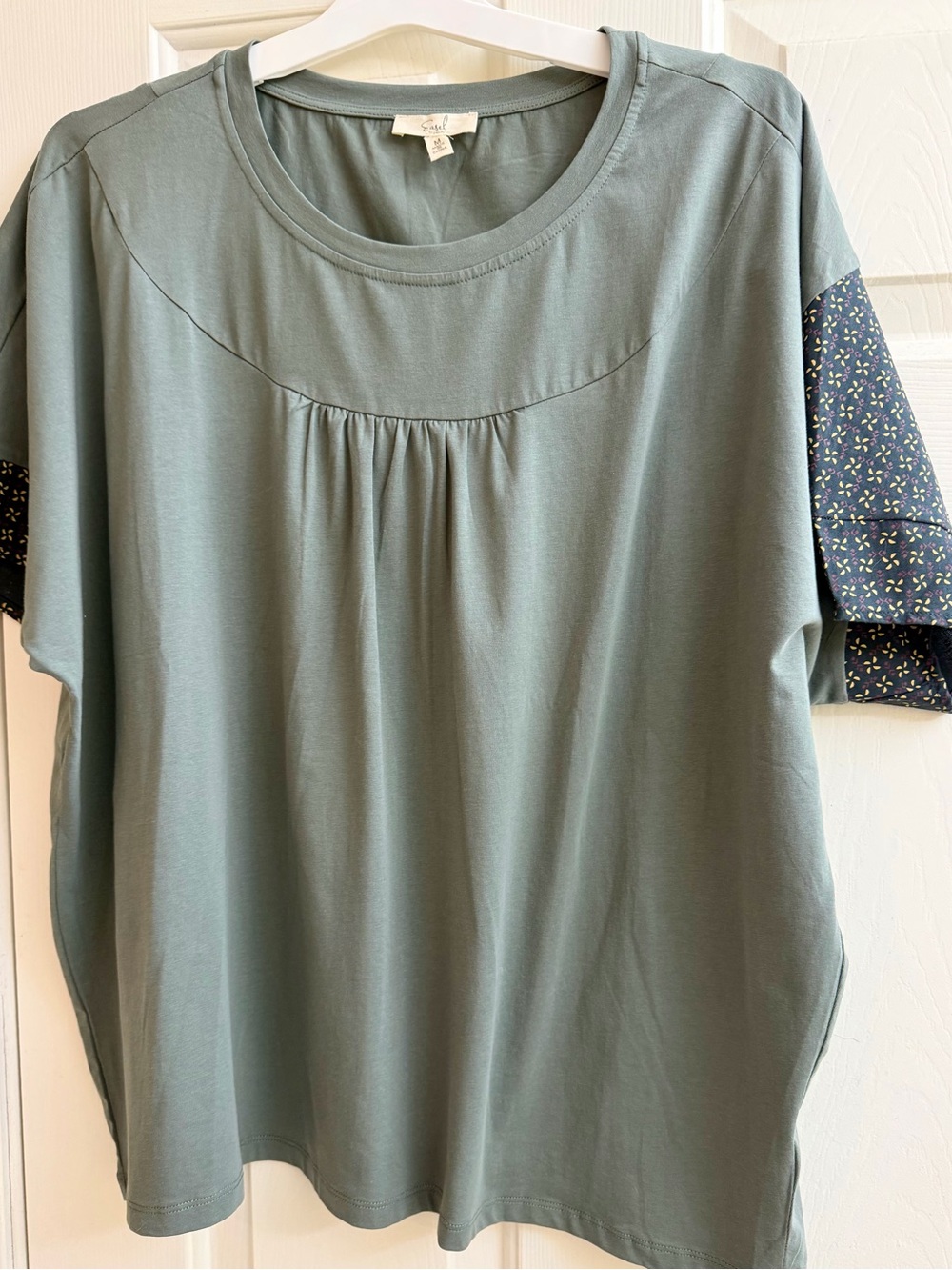 easel Sage Green Short Sleeve Top with Navy Printed Sleeves
